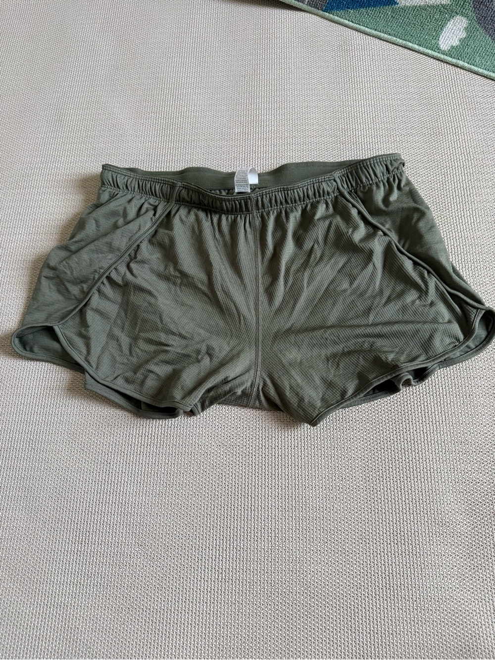 Lululemon Swifty Mid Rise Shorts 3”